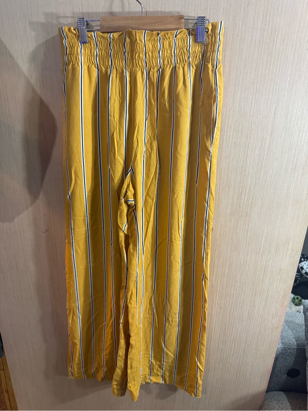 Abercrombie & Fitch Yellow Striped Pull-On Wide Leg Pants Size Small